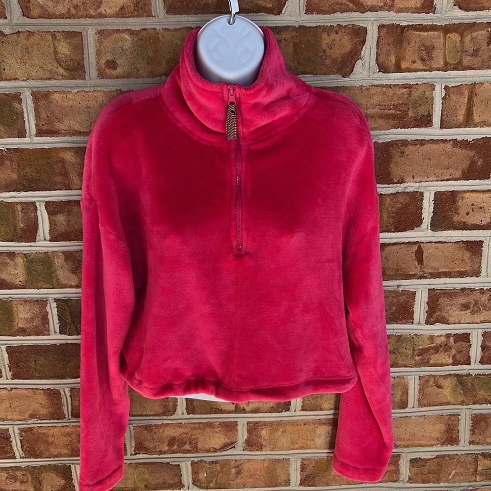Urban Outfitters Cozy pink crop cozy Fleece 1/4 Zip Pullover. Small